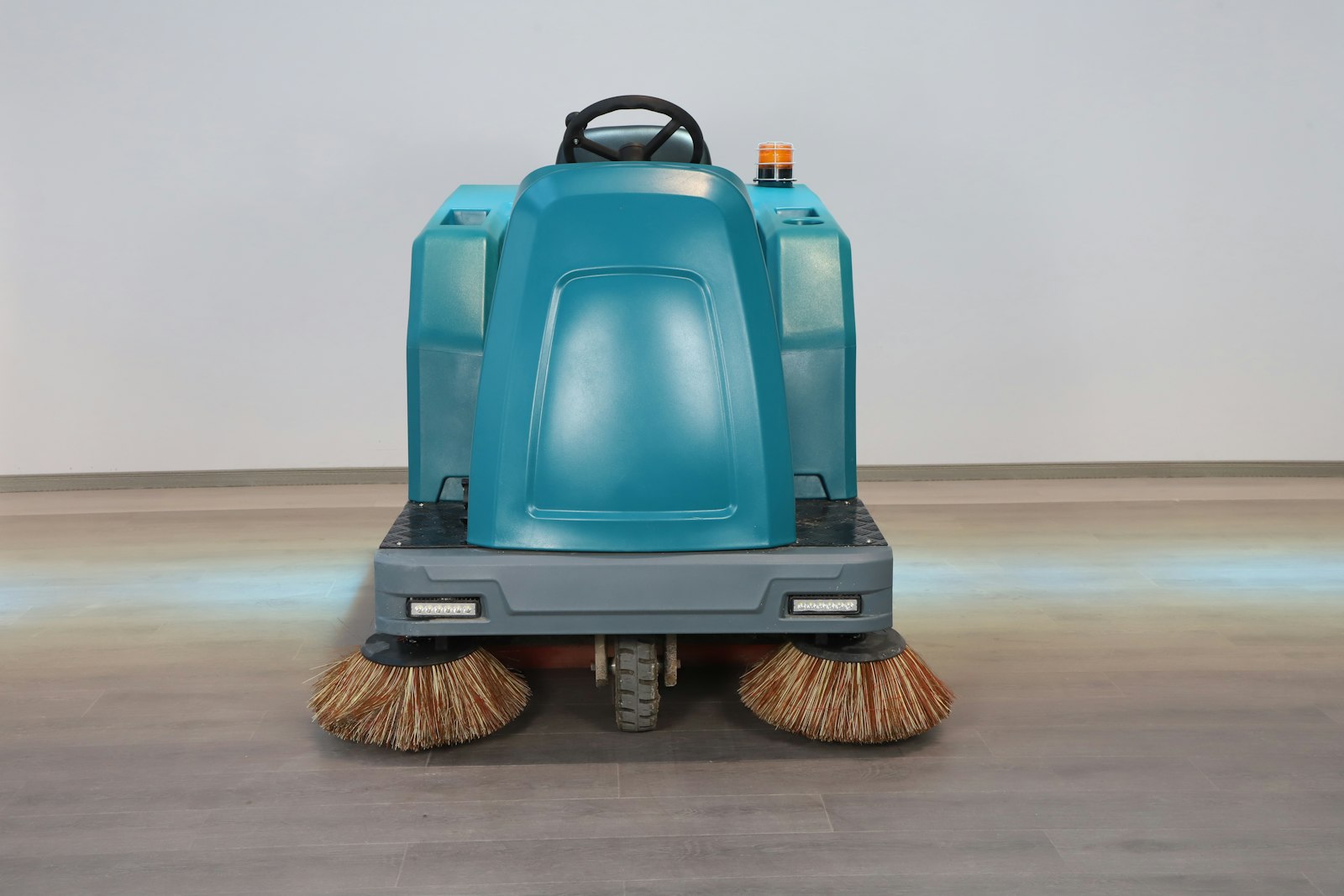 Commercial floor scrubbing machine used for periodic floor work